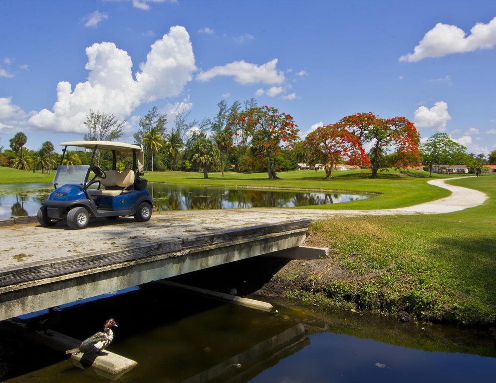 Miami Lakes Hotel And Golf Exterior foto